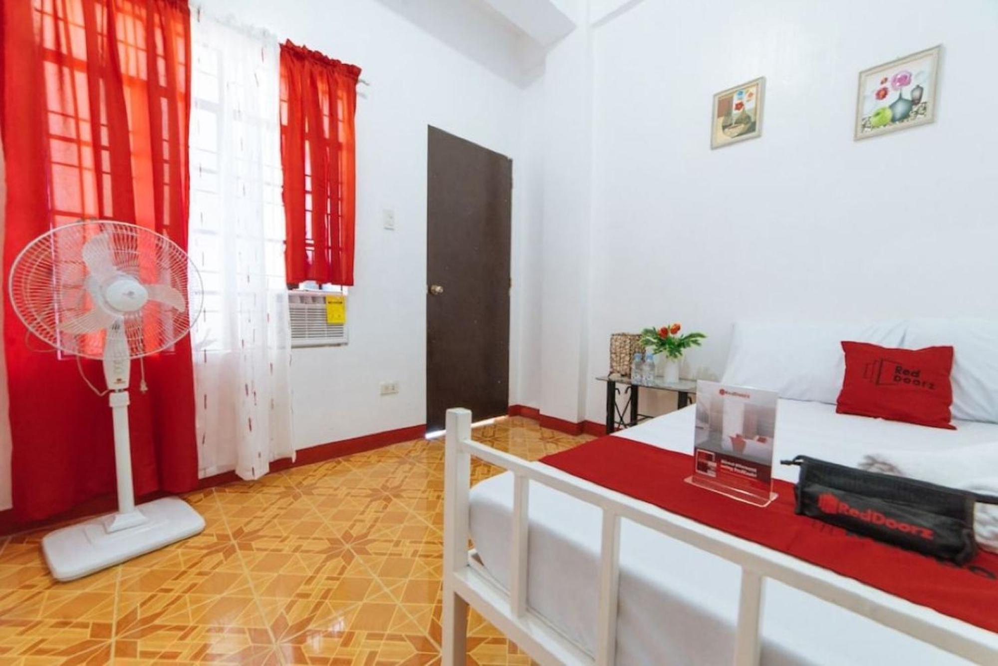 Reddoorz @ Pag Asa Rawis Legaspi Hotel Legazpi Kültér fotó